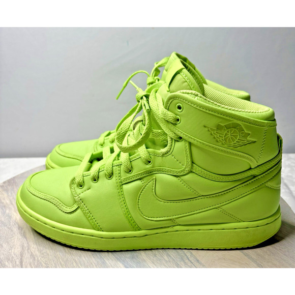 Size 10.5 - Billie Eilish x Air Jordan 1 Green Nike - Picture 5 of 14
